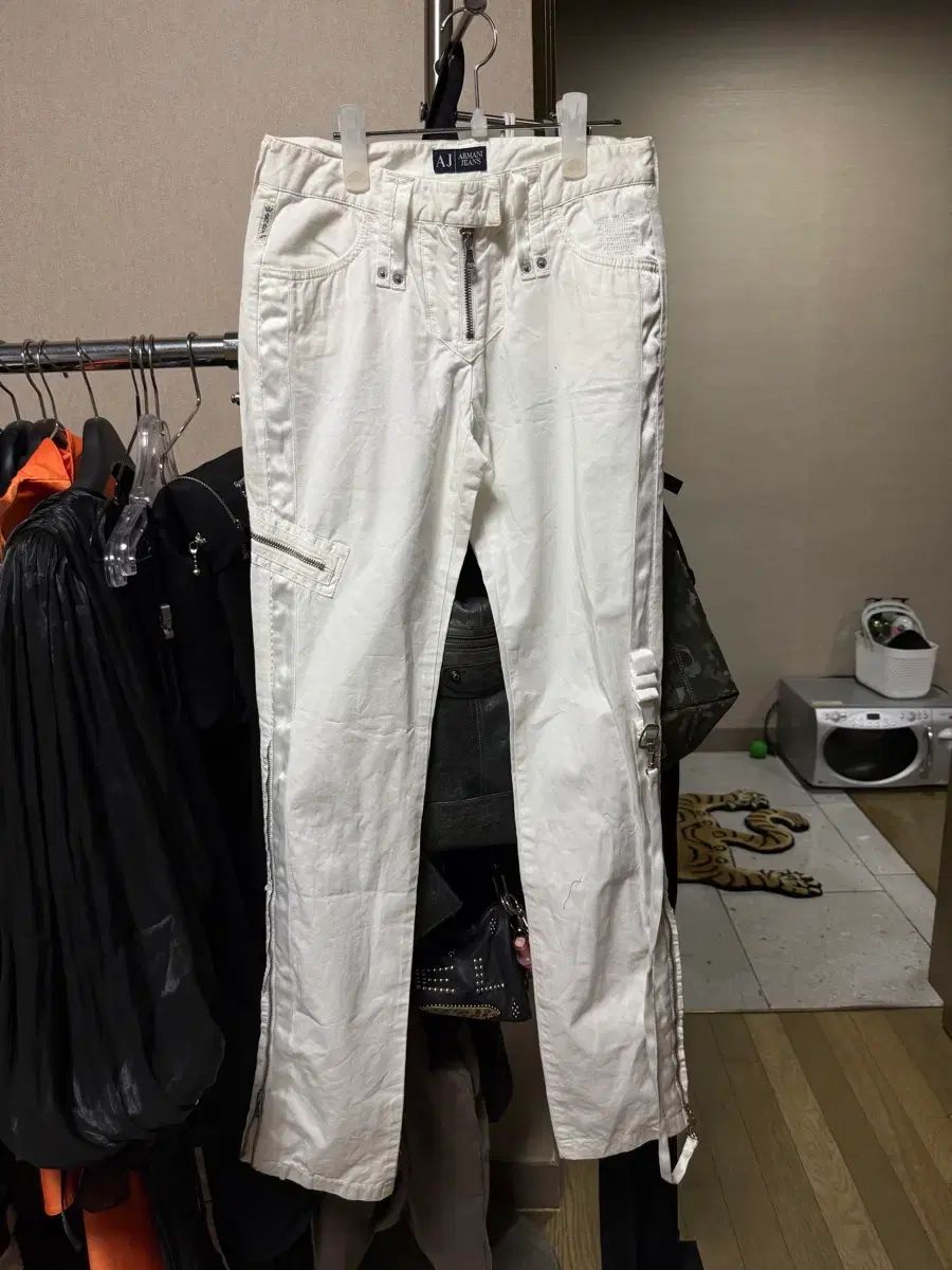 アルマーニ パンツ