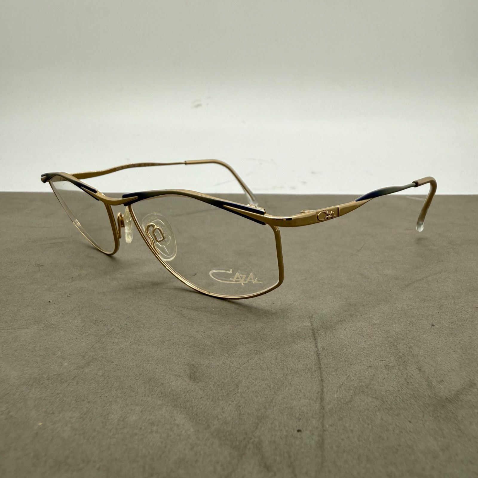 CAZAL 90s GERMANY VTG blue × gold eyegear MOD.121 カザール ドイツ製 青金フレーム メガネ サングラス デモレンズ オールド ヴィンテージ 希少 レア CAZAL 90s GERMANY VTG blue × gold eyegear MOD.121 カザール ドイツ製 青金フレーム メガネ サングラス デモレンズ オールド ヴィンテージ 希少 レア