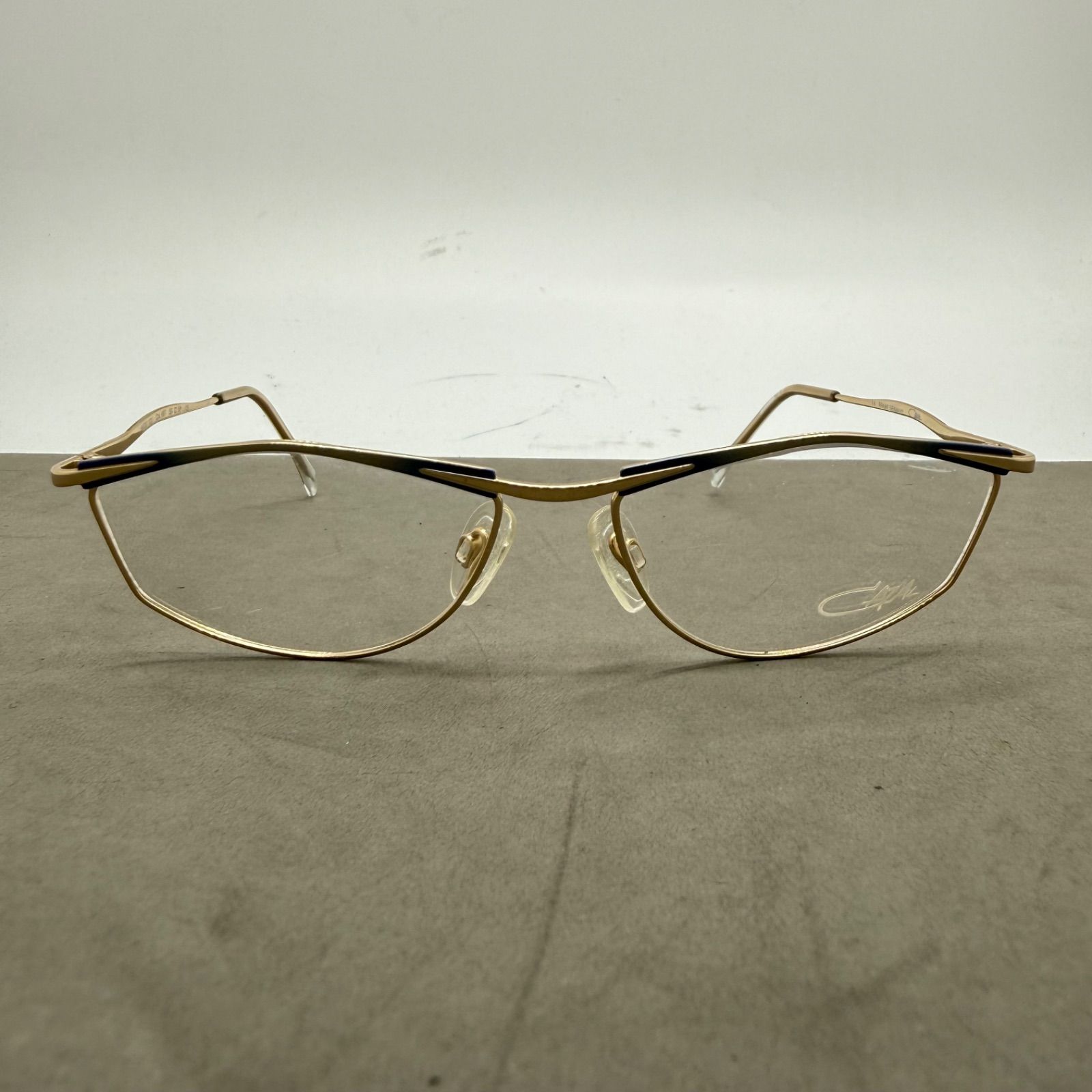 CAZAL 90s GERMANY VTG blue × gold eyegear MOD.121 カザール ドイツ製 青金フレーム メガネ サングラス デモレンズ オールド ヴィンテージ 希少 レア CAZAL 90s GERMANY VTG blue × gold eyegear MOD.121 カザール ドイツ製 青金フレーム メガネ サングラス デモレンズ オールド ヴィンテージ 希少 レア