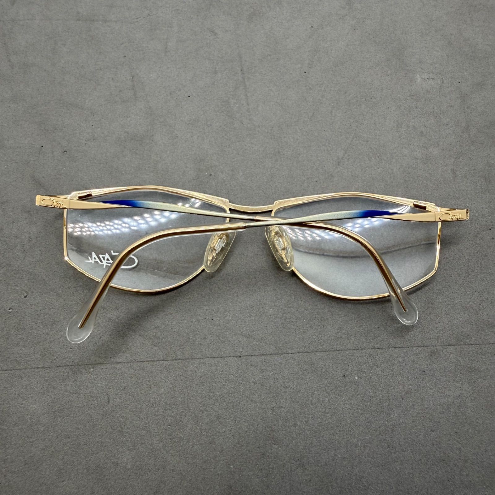 CAZAL 90s GERMANY VTG blue × gold eyegear MOD.121 カザール ドイツ製 青金フレーム メガネ サングラス デモレンズ オールド ヴィンテージ 希少 レア CAZAL 90s GERMANY VTG blue × gold eyegear MOD.121 カザール ドイツ製 青金フレーム メガネ サングラス デモレンズ オールド ヴィンテージ 希少 レア