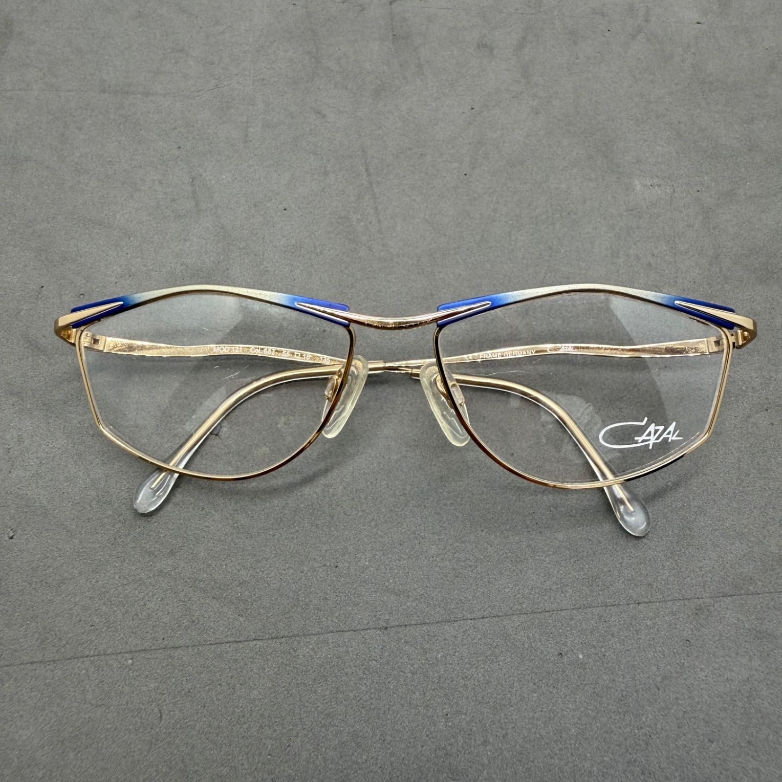 CAZAL 90s GERMANY VTG blue × gold eyegear MOD.121 カザール ドイツ製 青金フレーム メガネ サングラス デモレンズ オールド ヴィンテージ 希少 レア CAZAL 90s GERMANY VTG blue × gold eyegear MOD.121 カザール ドイツ製 青金フレーム メガネ サングラス デモレンズ オールド ヴィンテージ 希少 レア