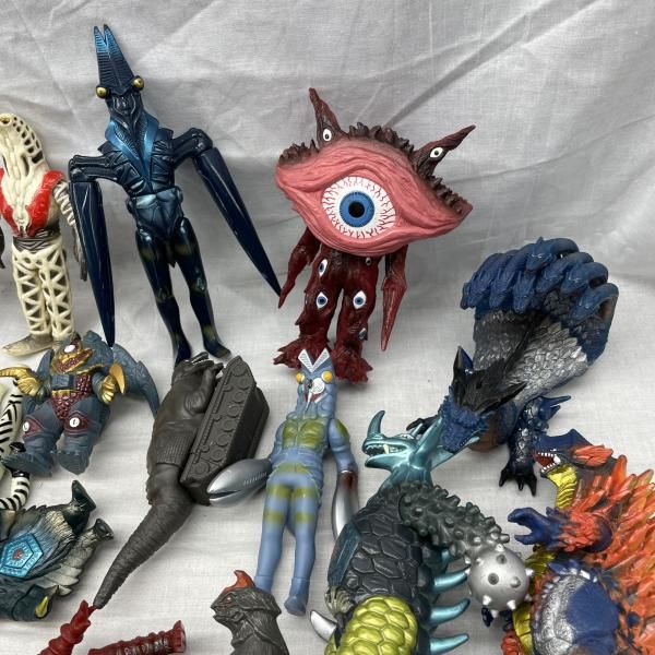 中古】現状品)ウルトラ怪獣 26体 まとめ[91] - メルカリ