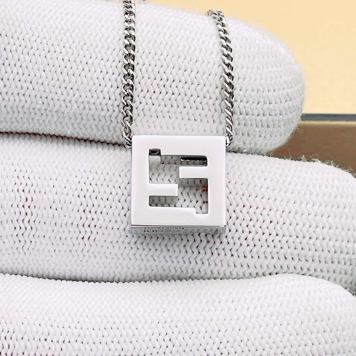 ◇フェンディ◇清掃消毒済 FENDI FF ネックレス メタル ブランド 