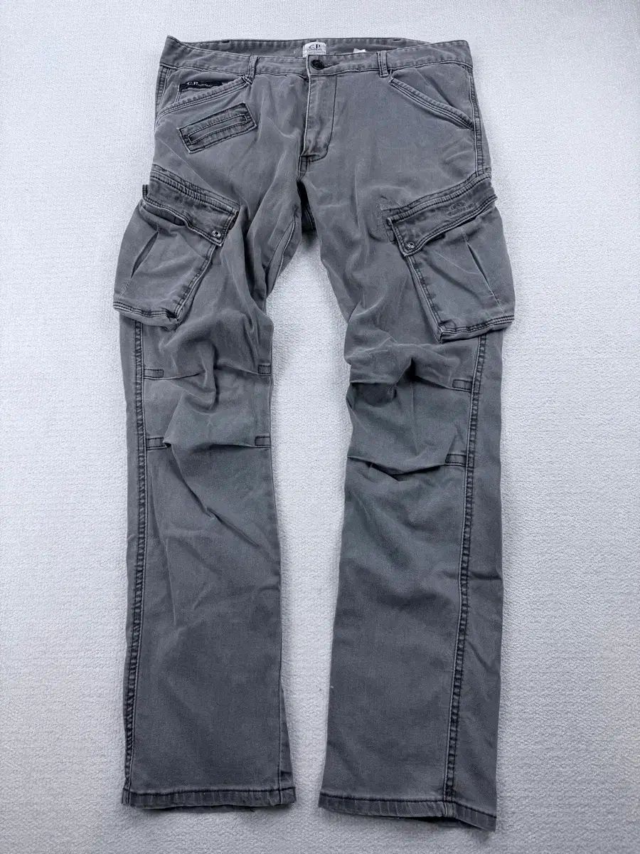C.P. COMPANY シーピーカンパニー ガーメントダイング ロゴ カーゴパンツ