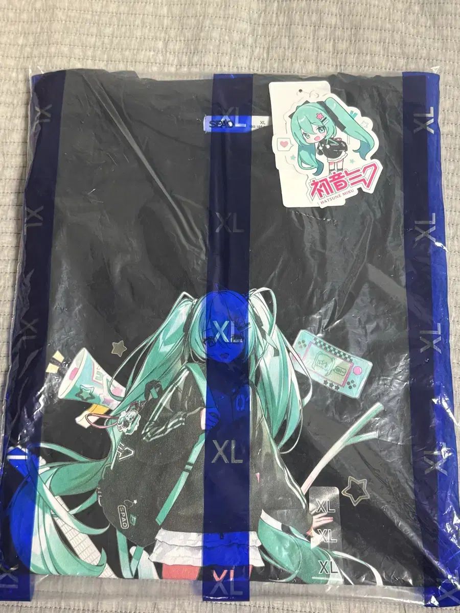 レジンヘアゴム♡ブルーの瞳黒猫ちゃん・再販不可 2月のビジュマムは