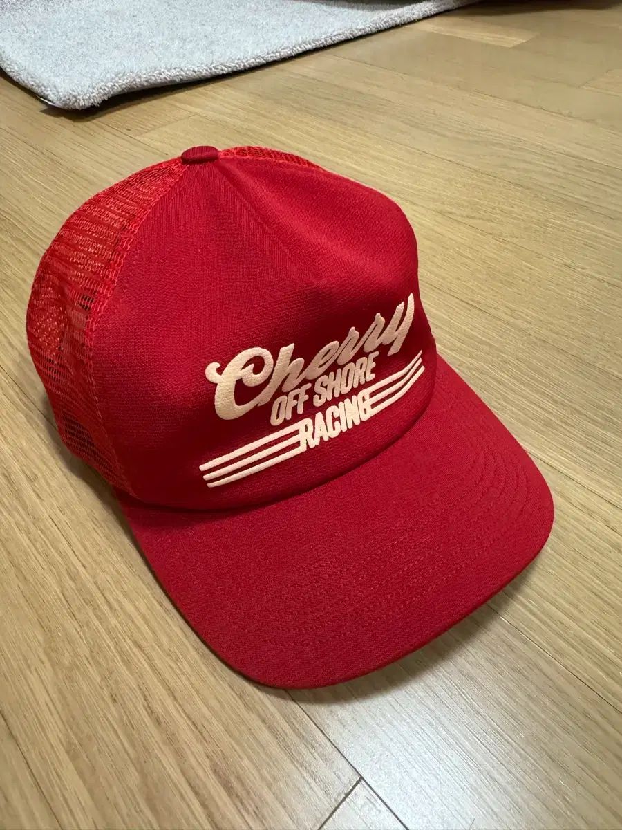 cherry la トラッカーキャップ 10,377円