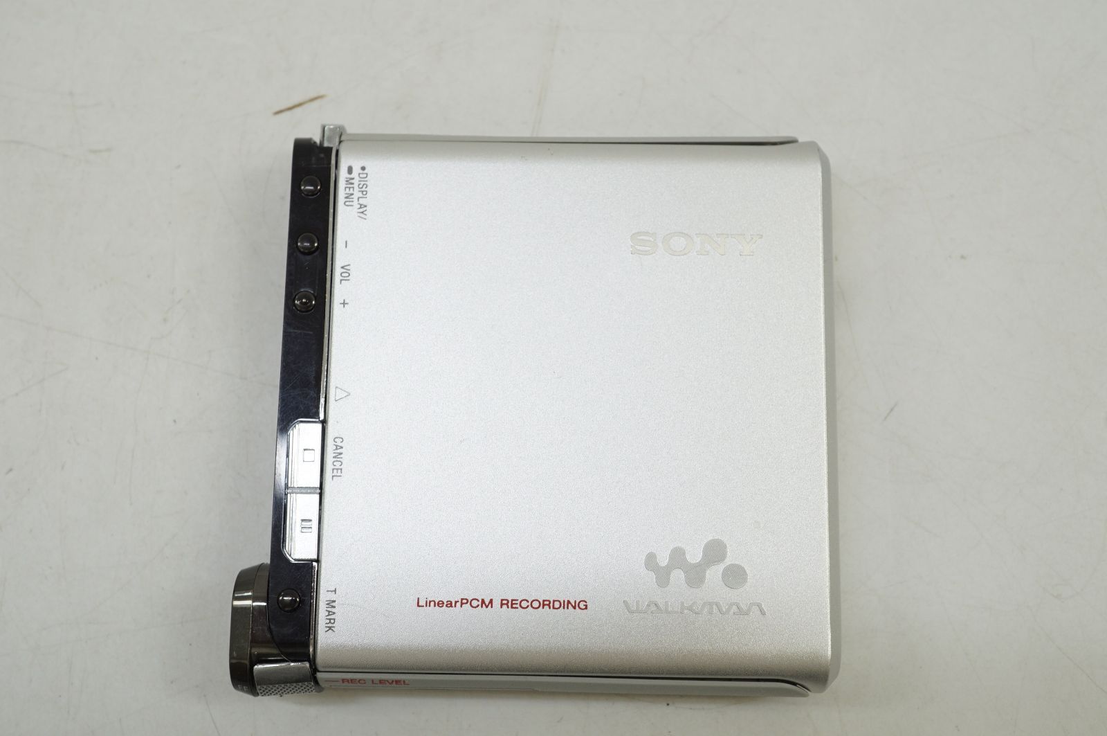 C111709) SONY ソニー ポータブルMDプレーヤー Hi-MD WALKMAN MZ-RH1