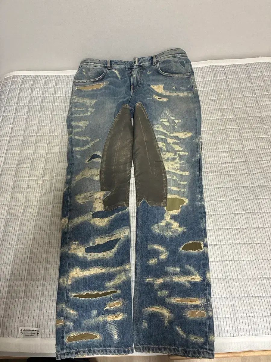 35 ジバンシィ モールスキン デニム パンツ