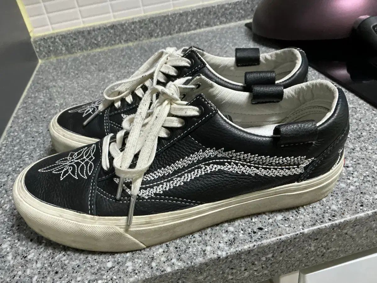 VANS ボルト x シェイン ゴンザレス OG オールドスクール LX ブラック 270