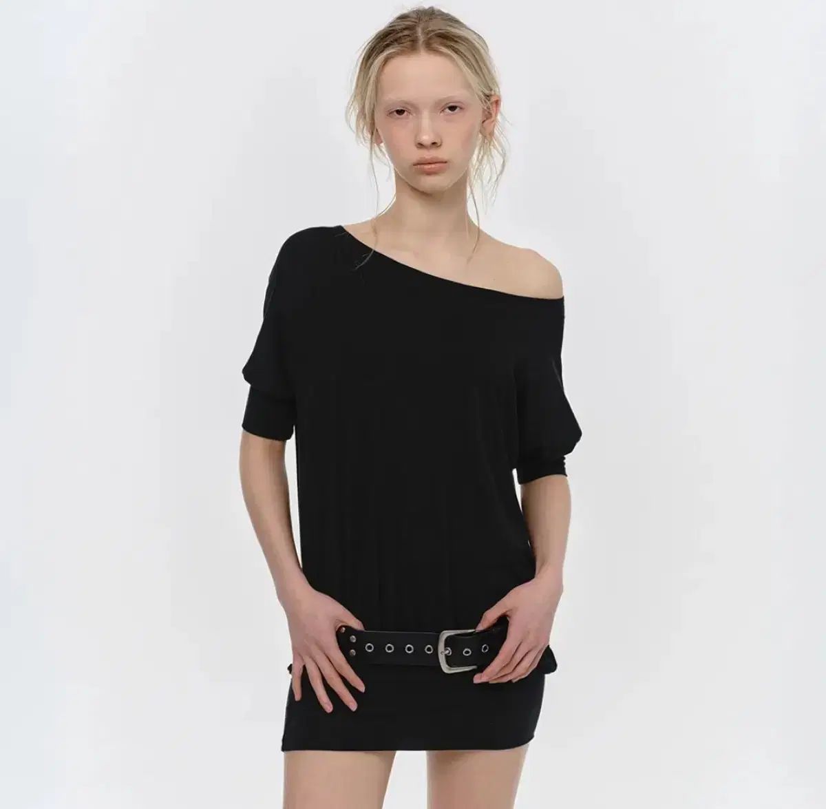 DRAPE OFF-SHOULDER ONE-PIECE BLACK