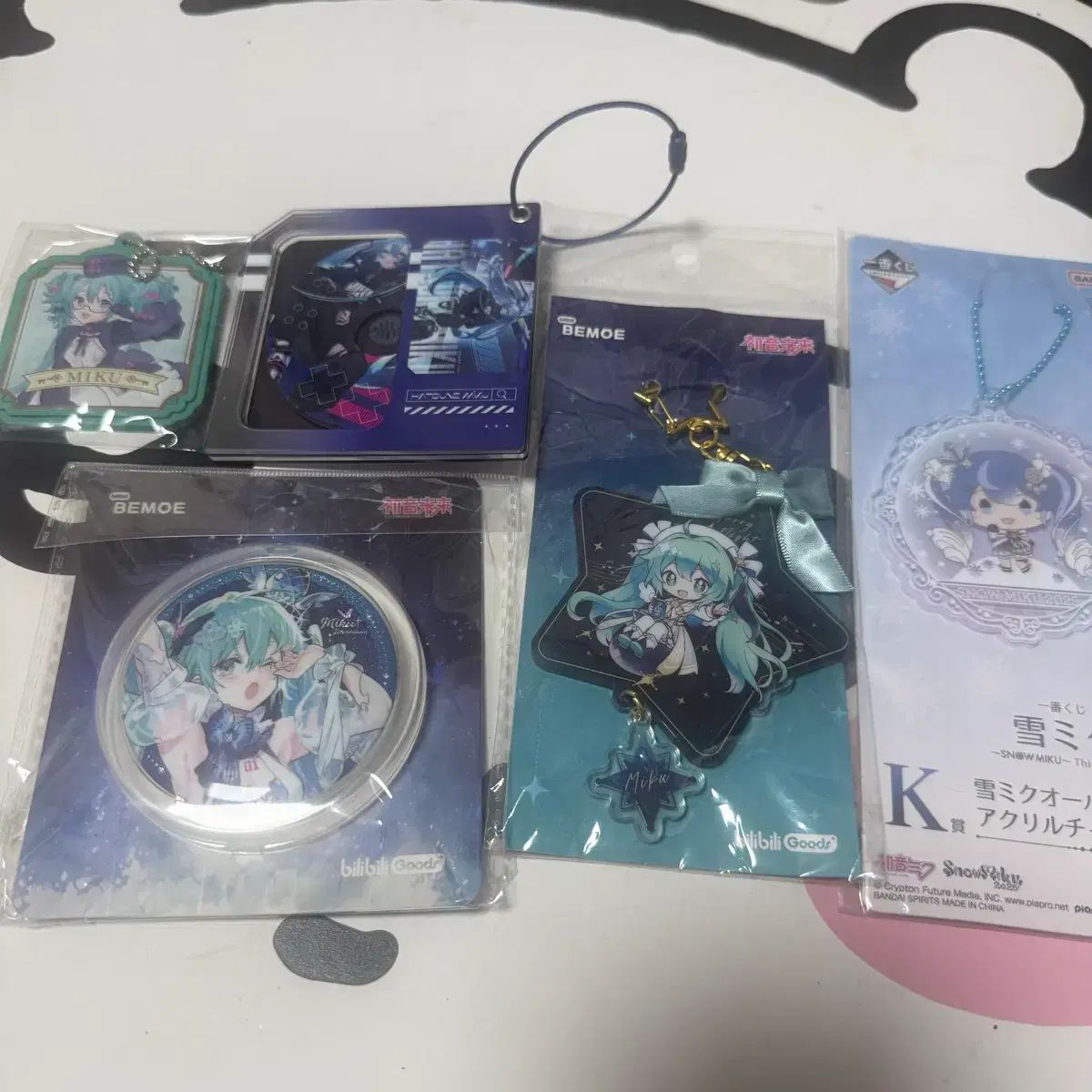初音ミク グッズ アクリルキーホルダー バッジ セット