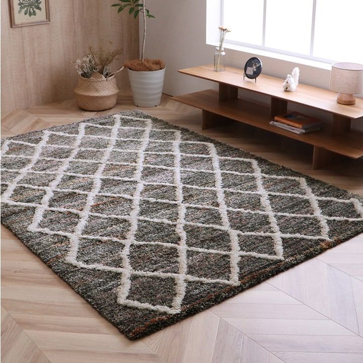 部屋に上品な佇まいを トルコ製ウィルトン カーペット 幾何柄 約80×140cm