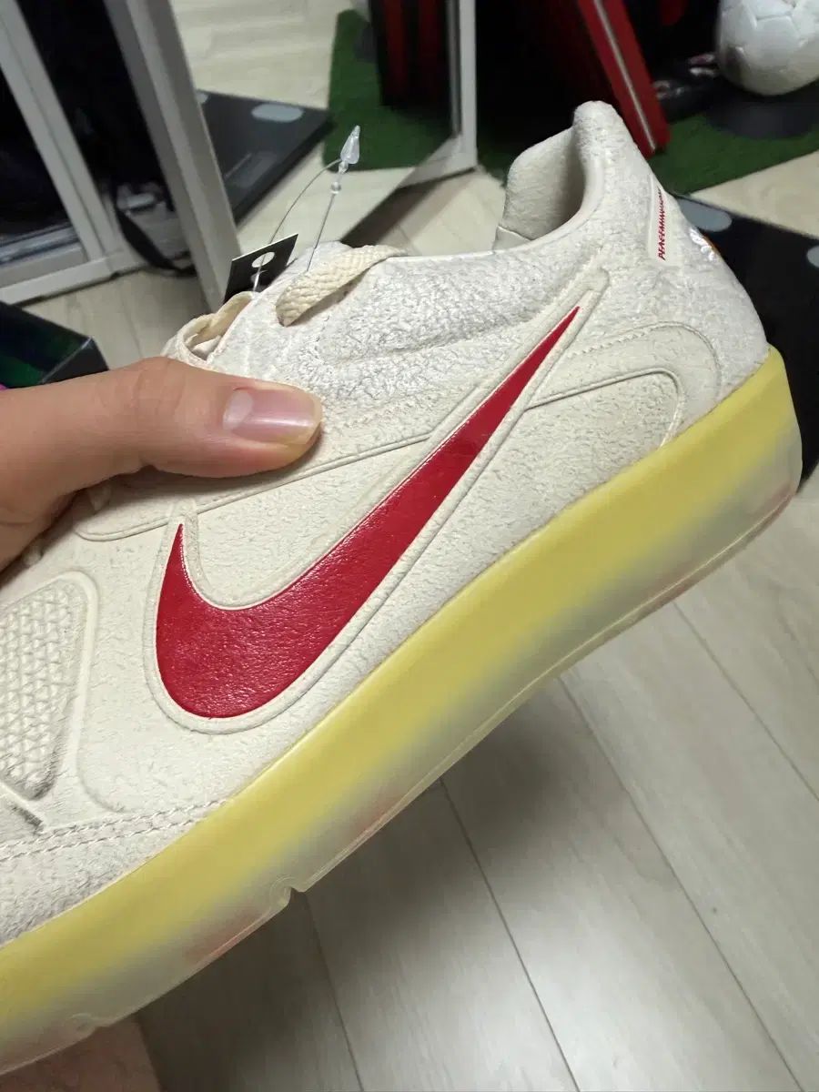 ナイキ x ピースマイナスワン クライオショット CTR360 ナチュラル & ユニバーシティレッド