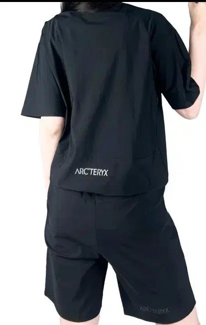 ARC'TERYX アークテリクス 半袖 Tシャツ ブラック + ハーフパンツ セット