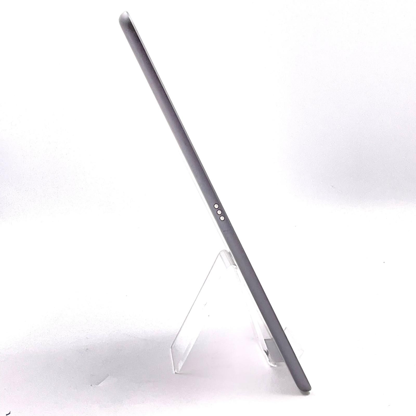 iPad 第9世代 64GB スペースグレイ Wi-Fi+Cellular docomo SIMフリー