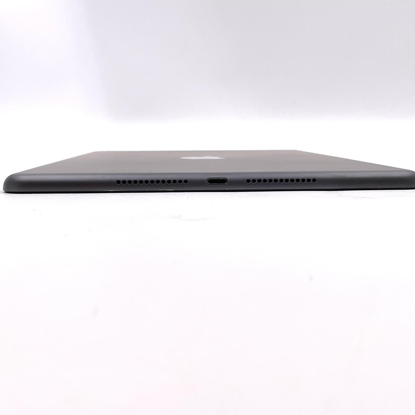 iPad 第9世代 64GB スペースグレイ Wi-Fi+Cellular docomo SIMフリー