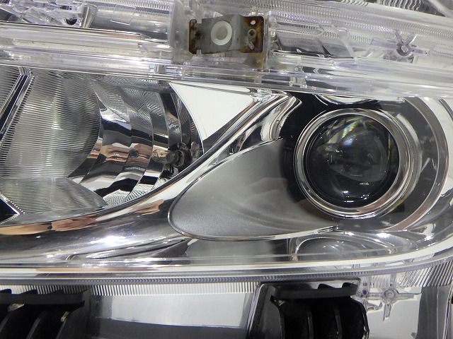 エルグランド 左ヘッドライト HID キセノン E52 TNE52 前期 100-23008