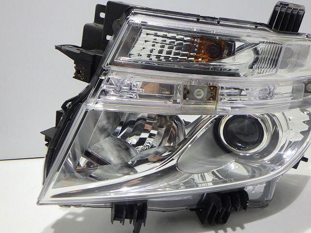 エルグランド 左ヘッドライト HID キセノン E52 TNE52 前期 100-23008