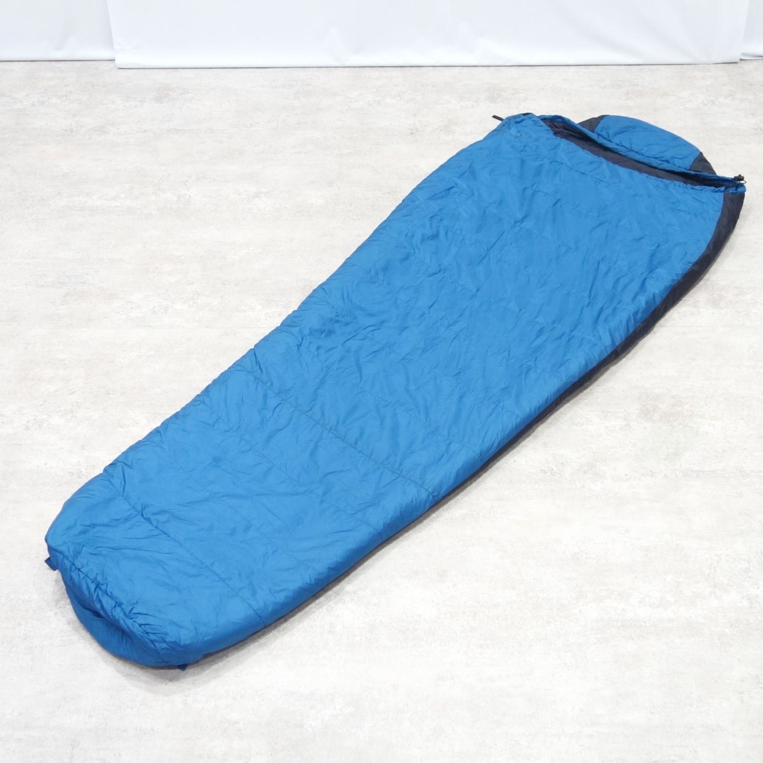 美品 イスカ ISUKA シュラフ ALPHA LIGHT 700 3シーズン