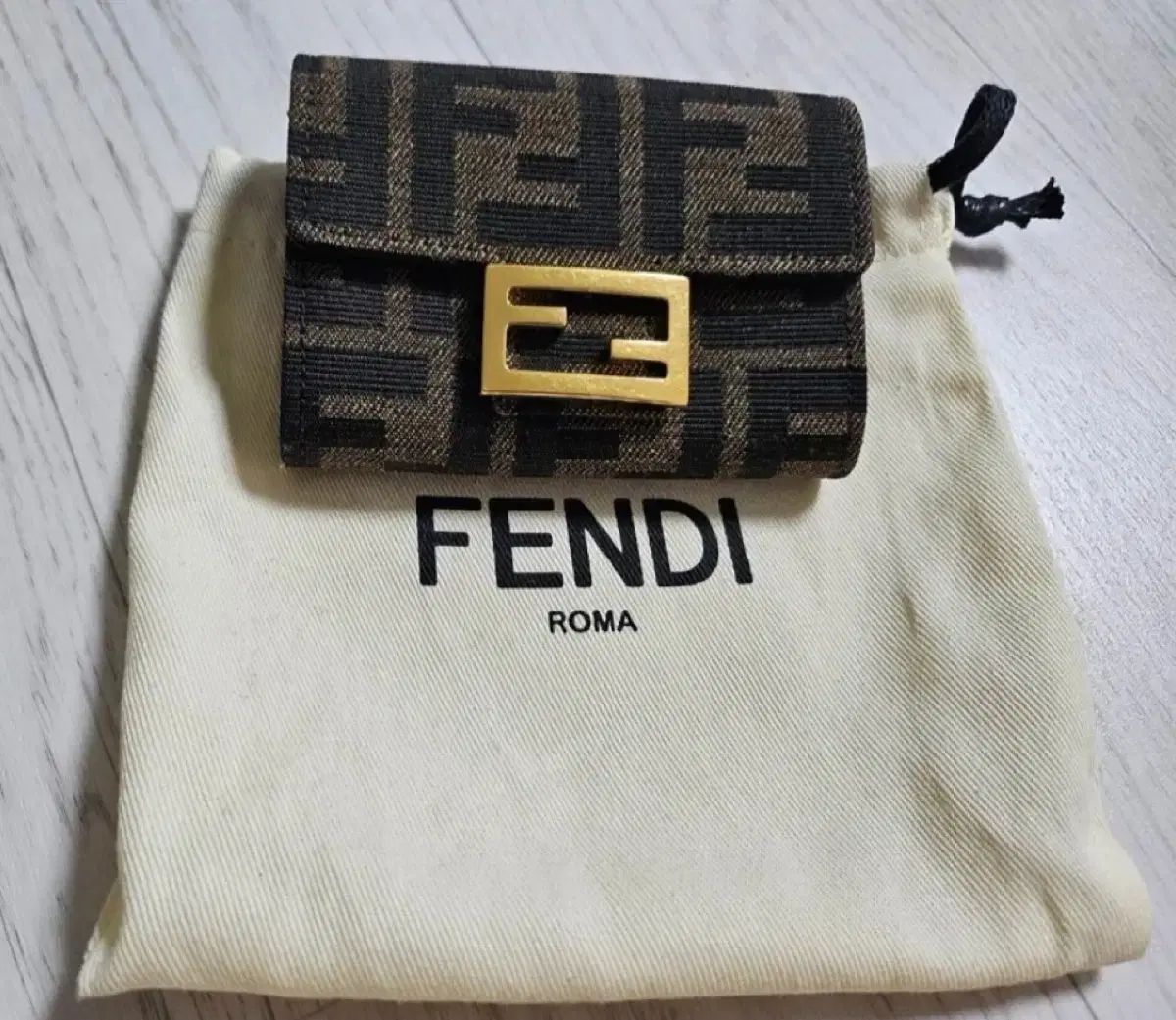 (正規品) FENDI フェンディ 財布