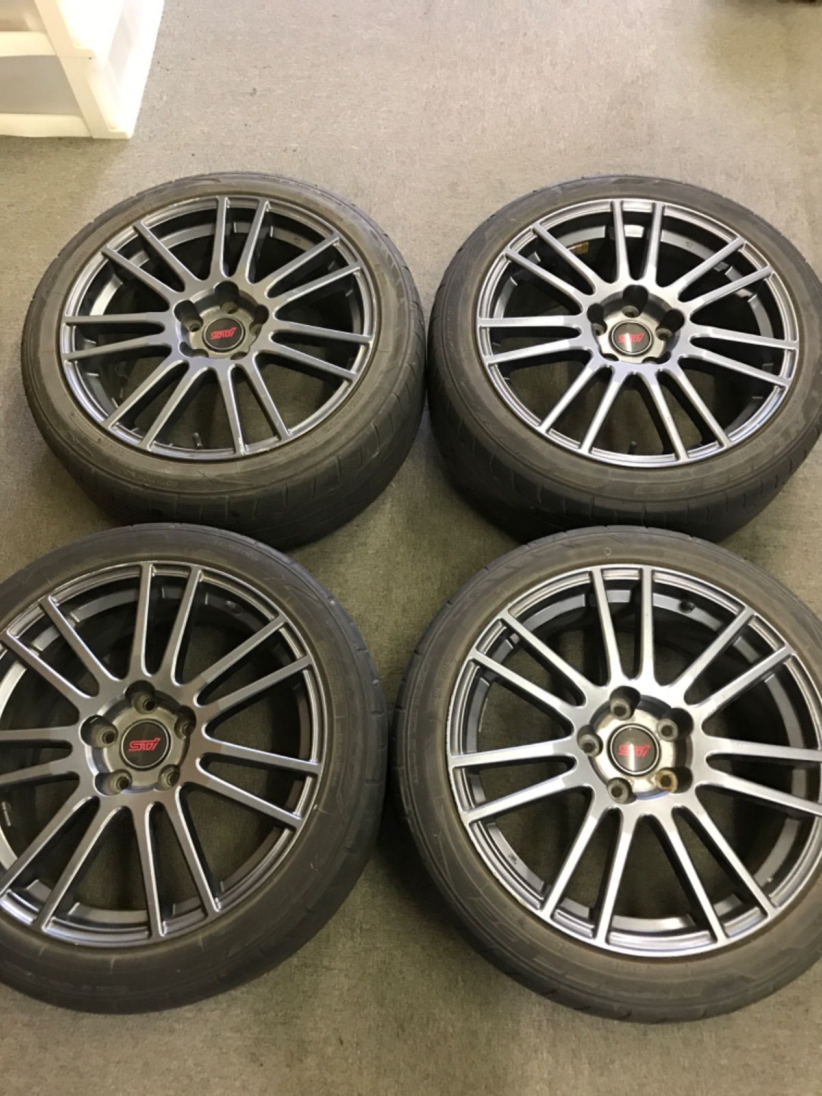 【スバル】 WRX　STI　スペックC　純正　アルミホイール　245/40R18　NITTO NT555 G2　18インチアルミホイール　夏タイヤ　中古　現状販売