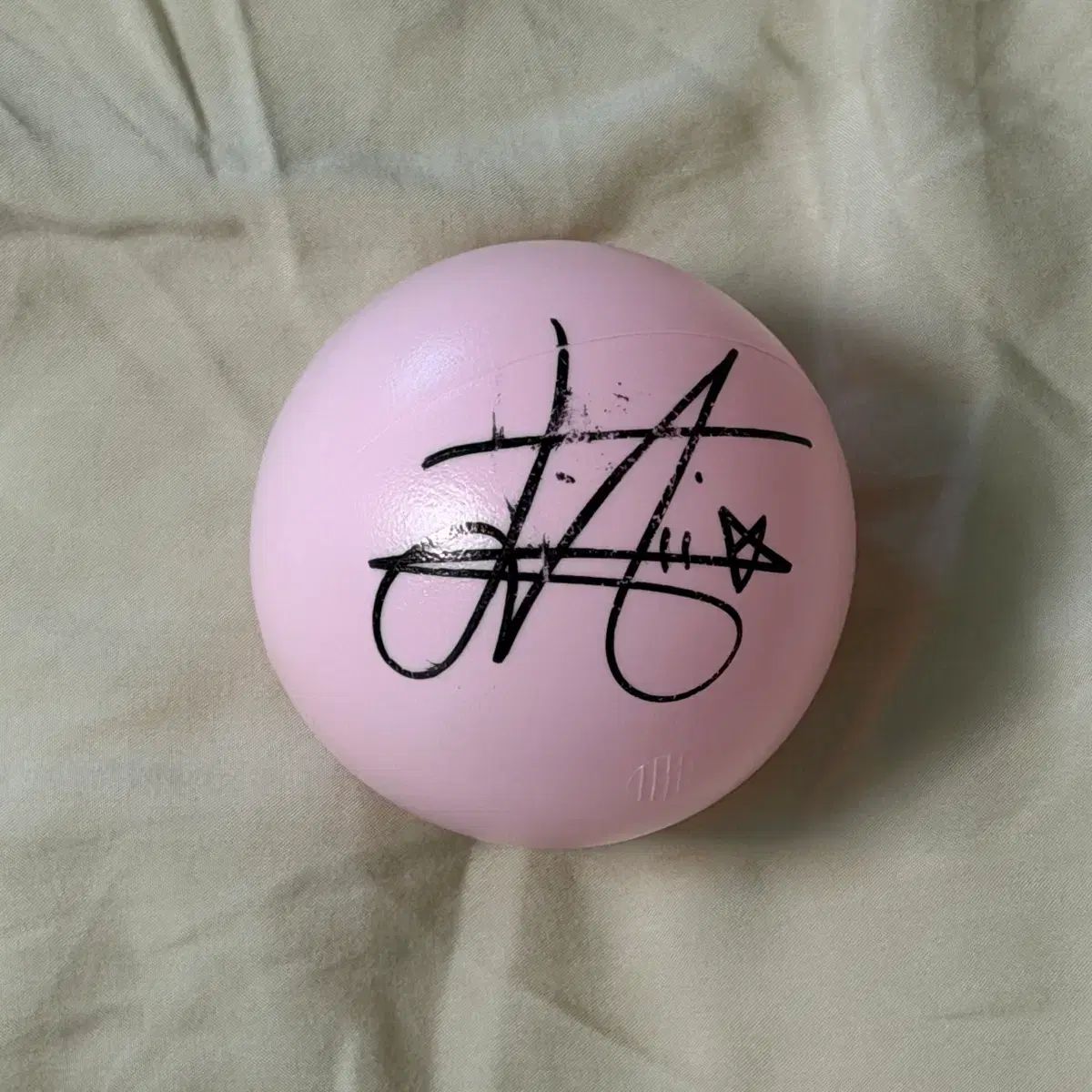 IOI キム・セジョン(KIM SEJEONG) サインボール 出品