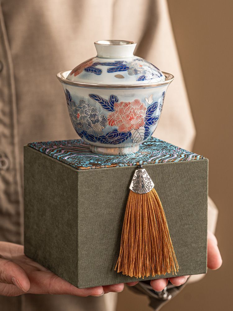 茶器 茶芸 品茶杯 湯呑み 蓋碗 ?銀工芸 功夫茶器 中国茶器 花柄 セラミック 陶磁器 1個入り プレゼント 転居祝い 出産祝い 結婚式お祝い インテリア雑貨　置物　お祝い