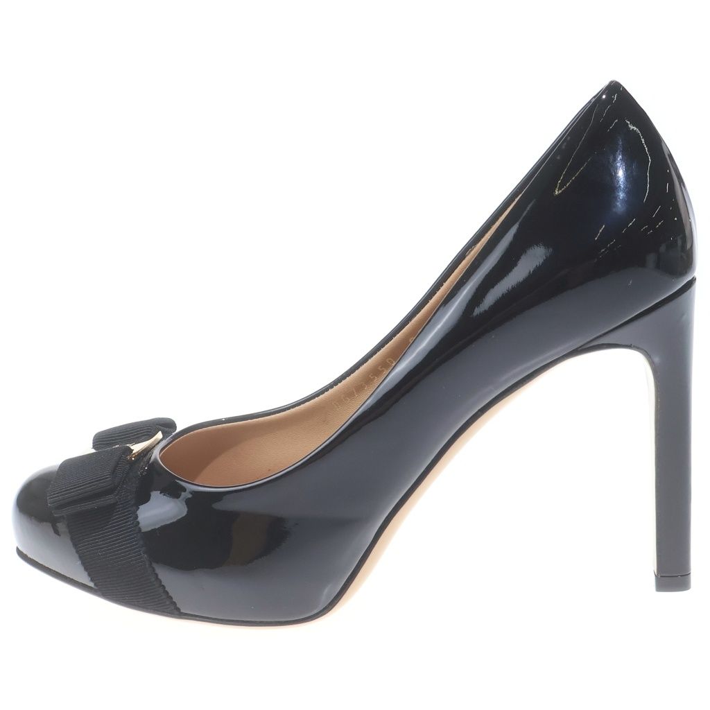 FERRAGAMO (フェラガモ) ヴァラ リボン ヒールパンプス ブラック パテントレザー #6 1/2