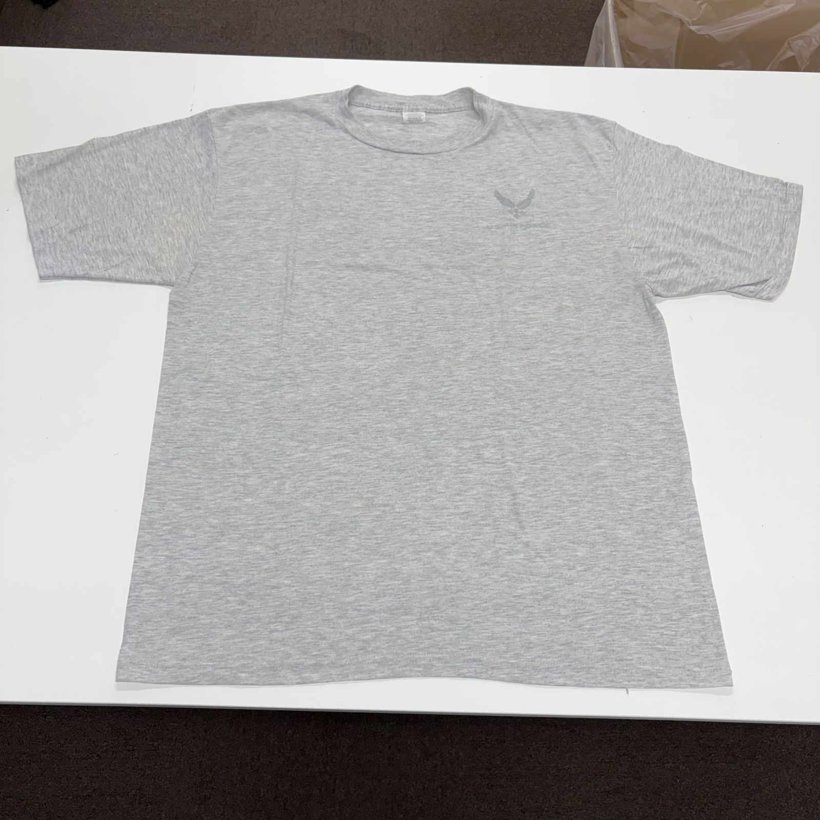 USA製 米軍 U.S.AIR FORCE PT Tシャツ 04年 XLサイズ グレー 半袖 ミリタリーTシャツ アメリカ空軍 反射光 アメカジ ヴィンテージ 古着