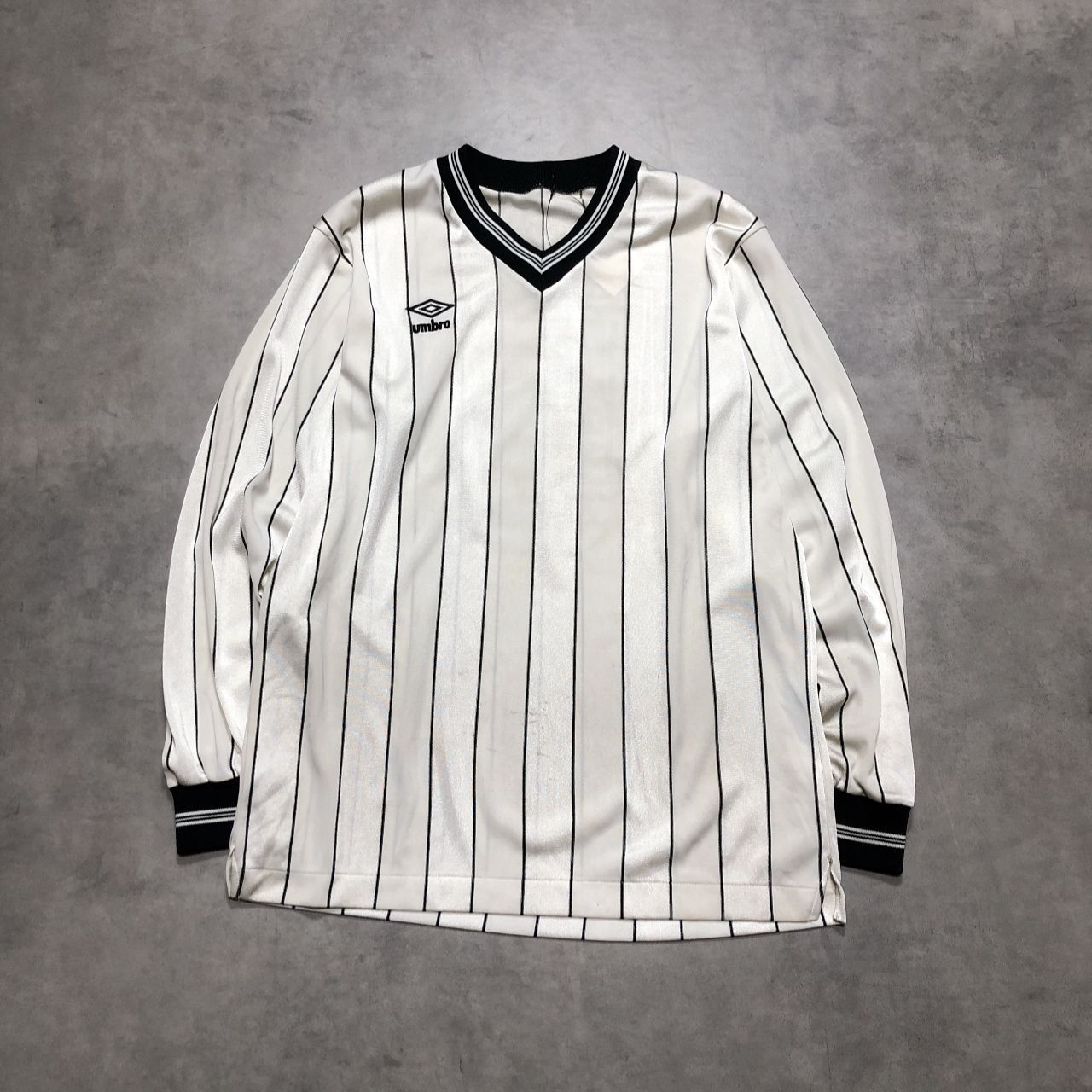 90s UMBRO アンブロ 長袖 ゲームシャツ GQ6013◇UMBRO : 80's-90's 長袖ストライプ ゲームシャツ◇白/黒系