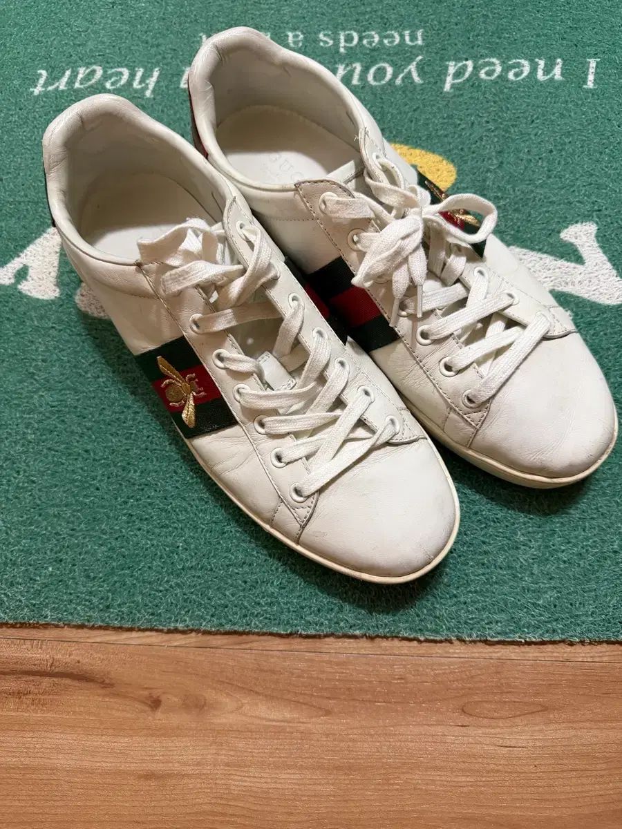 グッチ 正規品 みつばち スニーカー