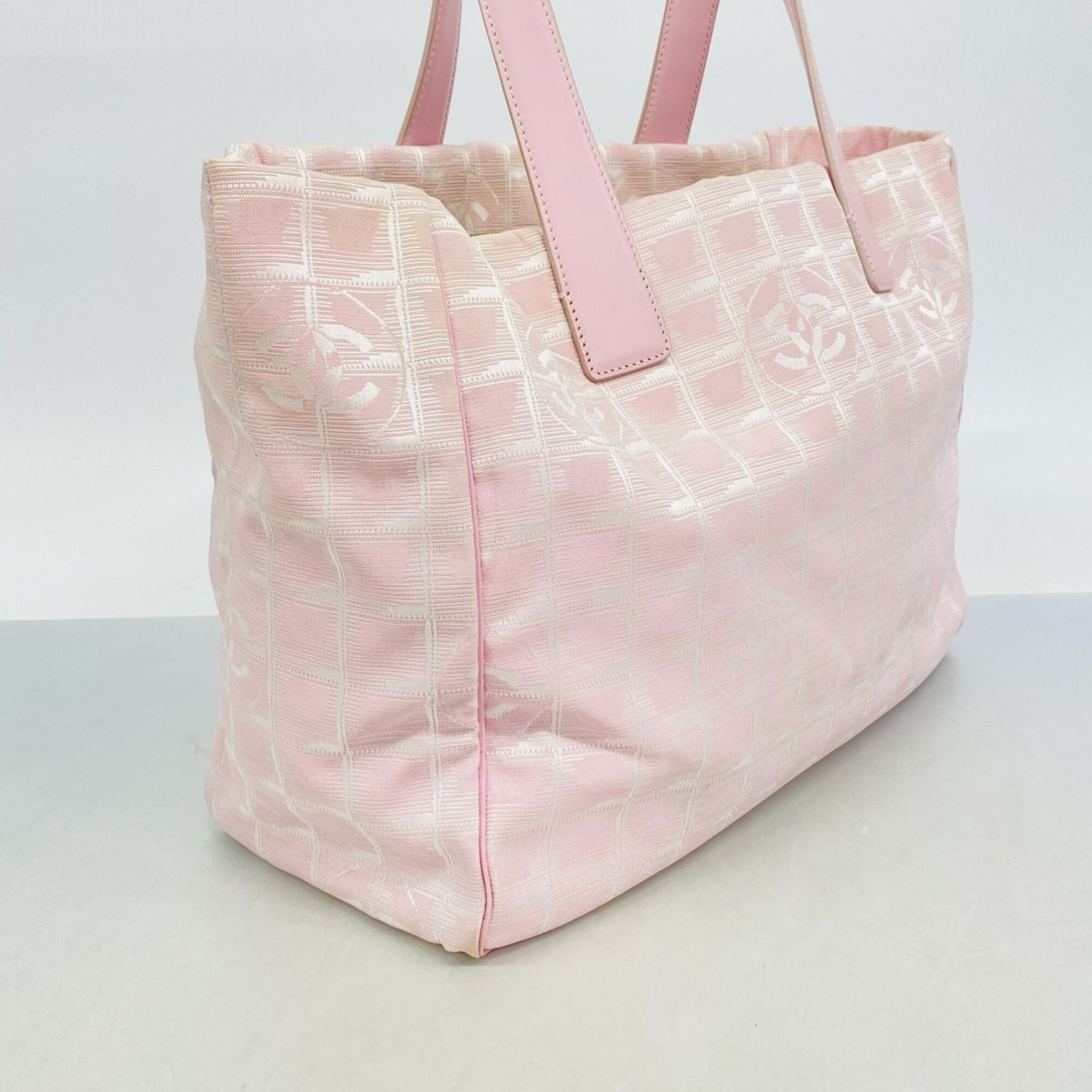 シャネル(Chanel) シャネル トートバッグ ニュートラベル ナイロン