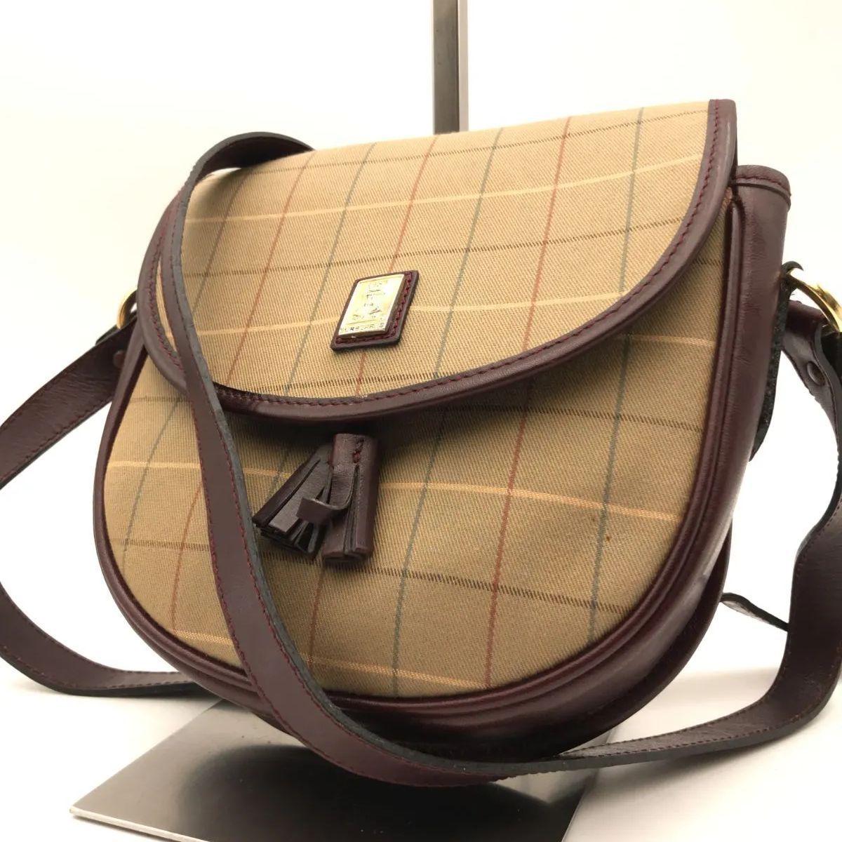 【希少】BURBERRY　バーバリー　ショルダーバッグ　ワンショルダー　チェック　クロスボディ　2395