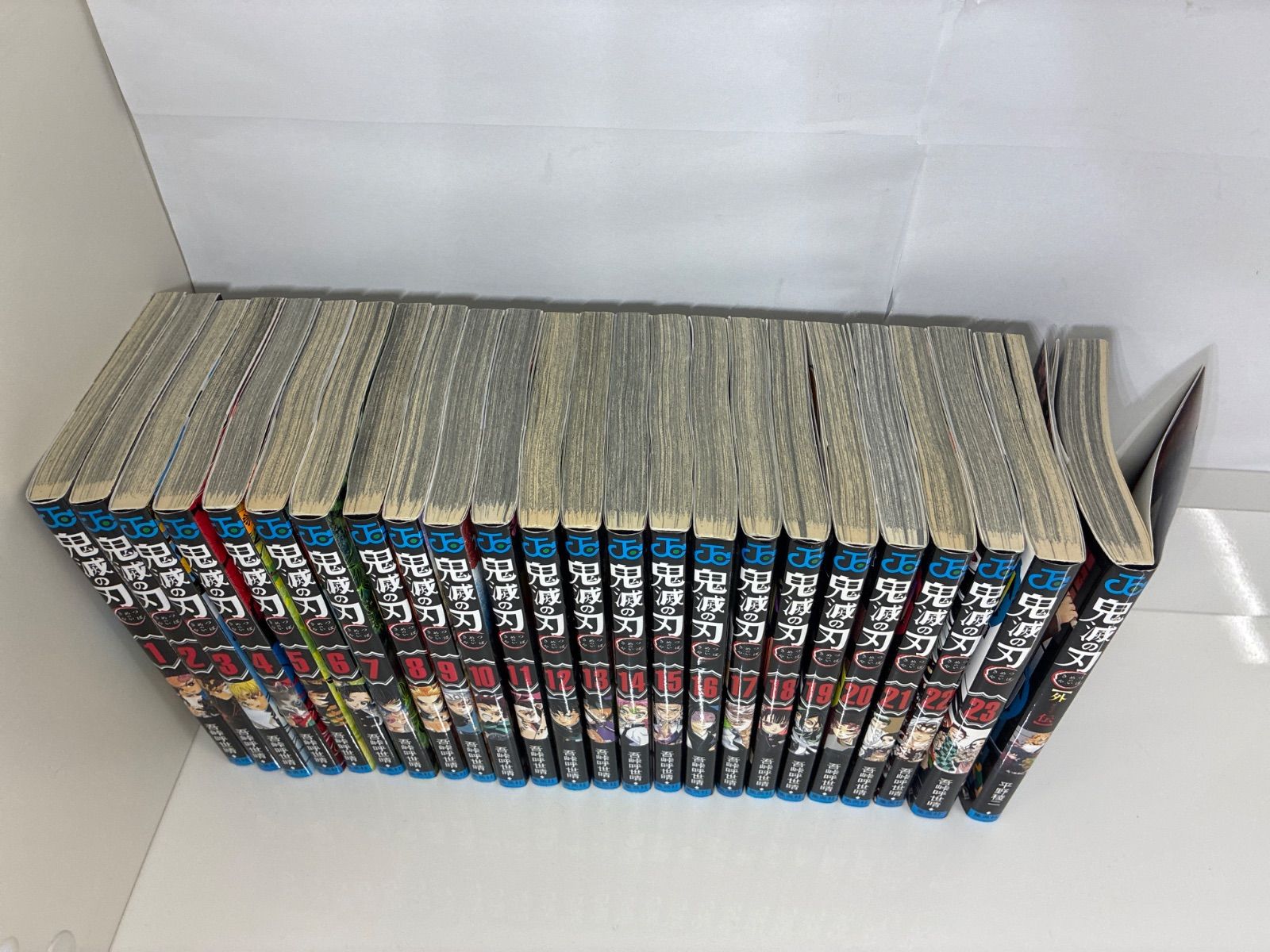 鬼滅の刃 全巻＋外伝計24冊セット - メルカリ