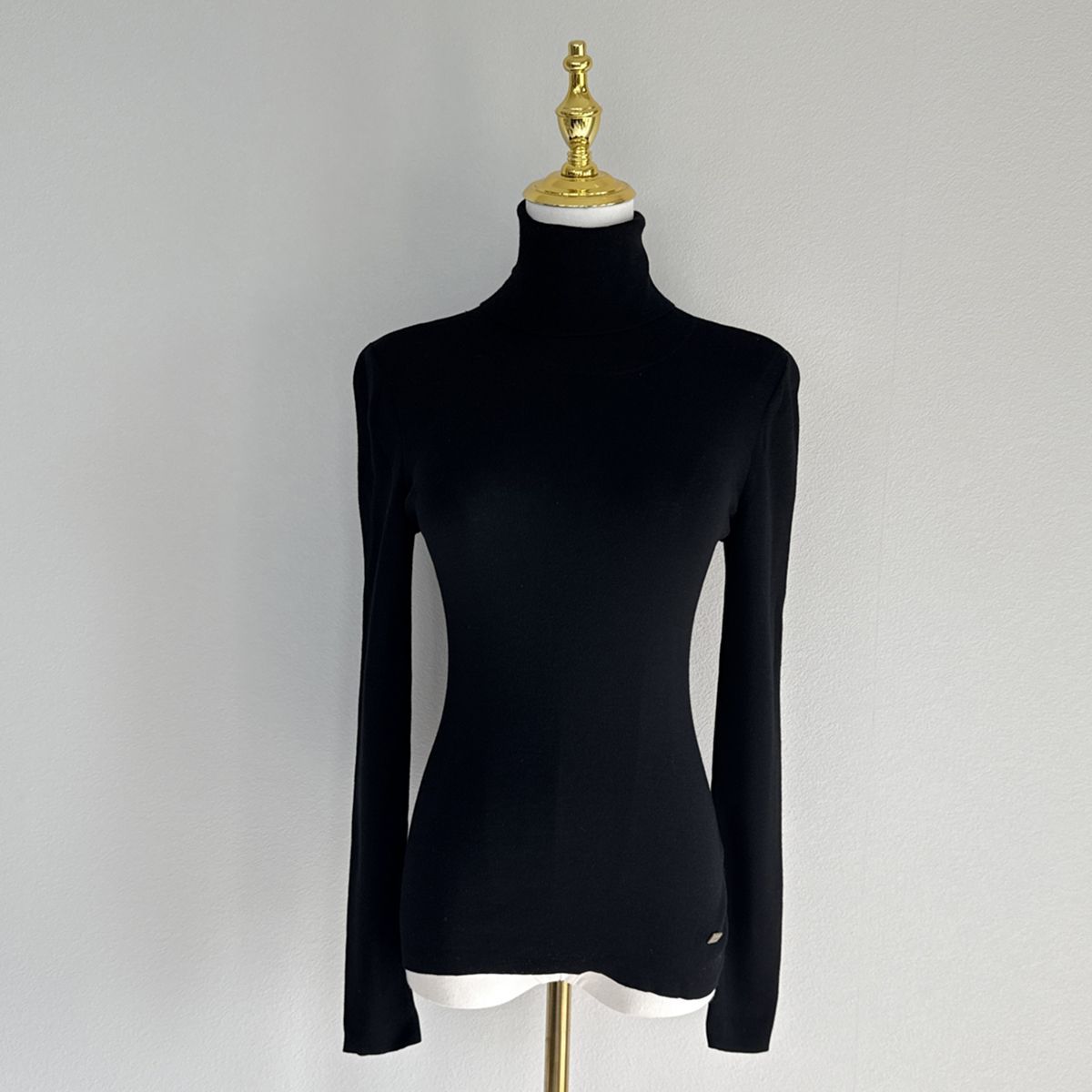 FOXEY 40 黒 タートルネック ニット FOXEY 極美品 / 定番グレースウール】FOXEY BOUTIQUE / フォクシーブティック