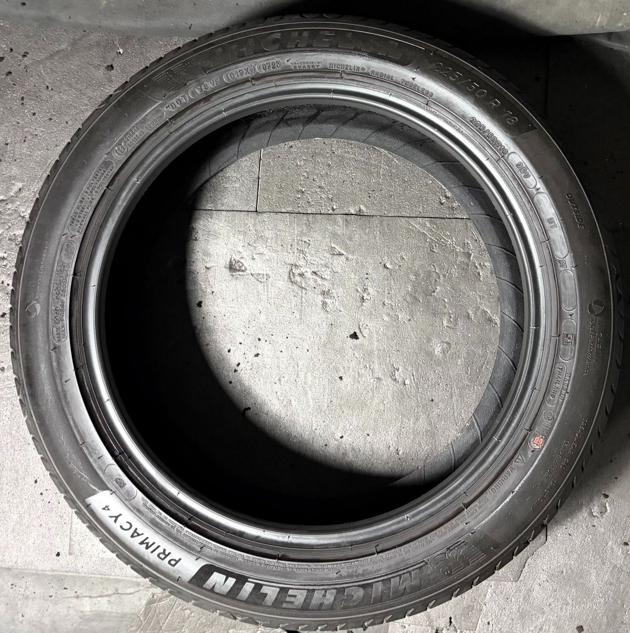 2023年製 約8.8～9分山 ミシュラン MICHELIN プライマシー PRIMACY 4