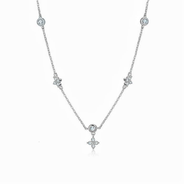 [ｉｒｏｈａ ｍｏｄｅ] ネックレス 金属アレルギー対応 スターリングシルバー S925 ジルコニア CZ ダイヤ 四つ葉 クローバー フラワー 小花 パヴェ キラキラ 華奢 シンプル プラチナ 加工 女性 彼女 母の日 クリスマス 誕生日 記念日 プレゼント