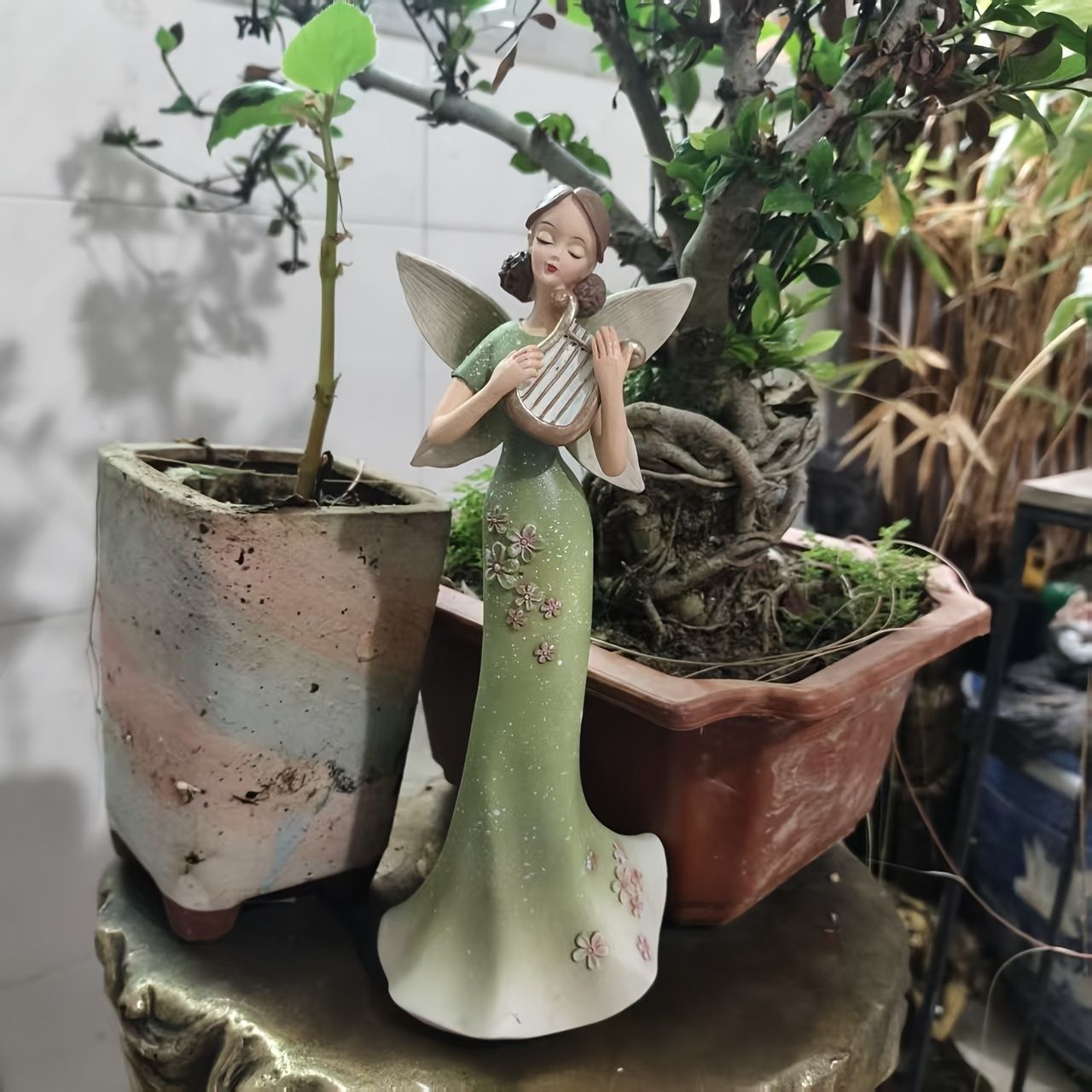 置物 オブジェ ガーデンオーナメント ハープを持っている妖精 フェアリー 屋外 屋内 室内 インテリア 玄関 リビング ダイニング 装飾 庭 ガーデニング 装飾 ガーデン 樹脂 可愛い ギフト インテリア用品 贈り物 雑貨