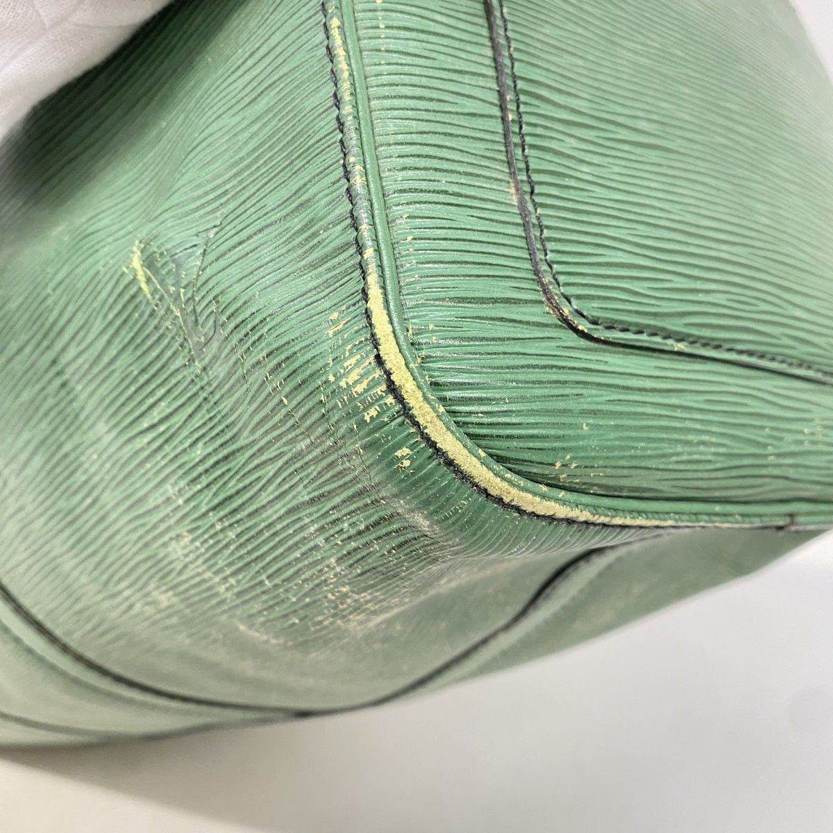 6fd6090】ルイヴィトン ボストンバッグ エピ キーポル50 M42964