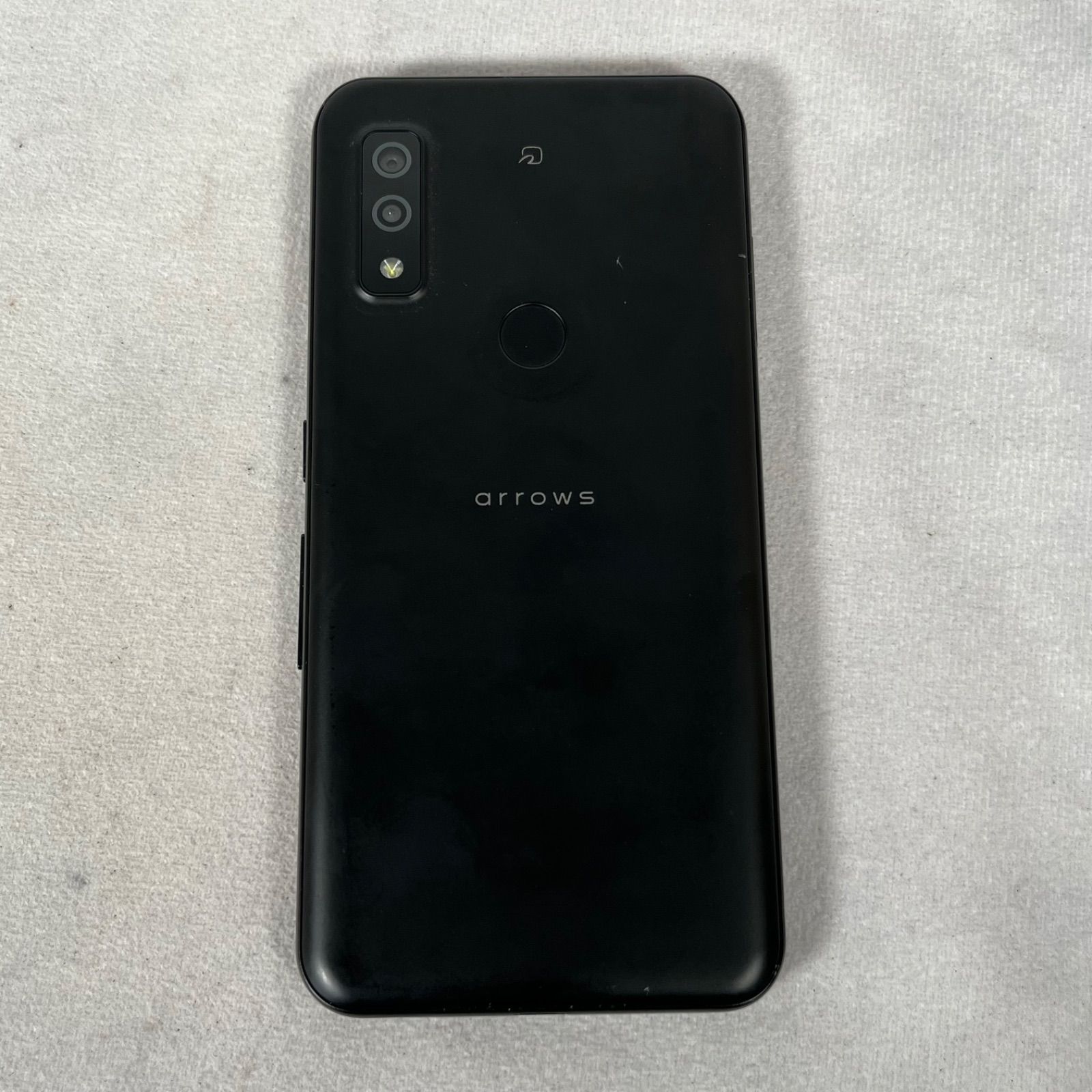 管2606-241】通電確認済☆ au arrows スマートフォン ブラック