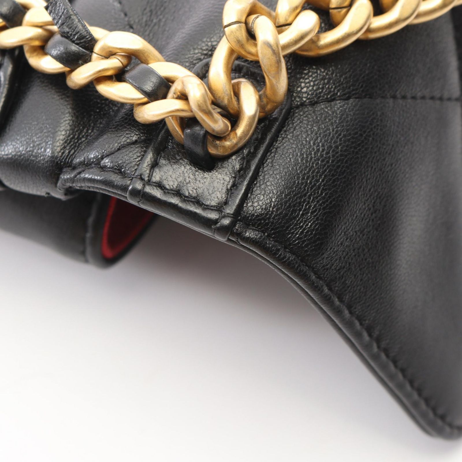 シャネル CHANEL ショルダーバッグ CHANEL19 マトラッセ コンビ金具