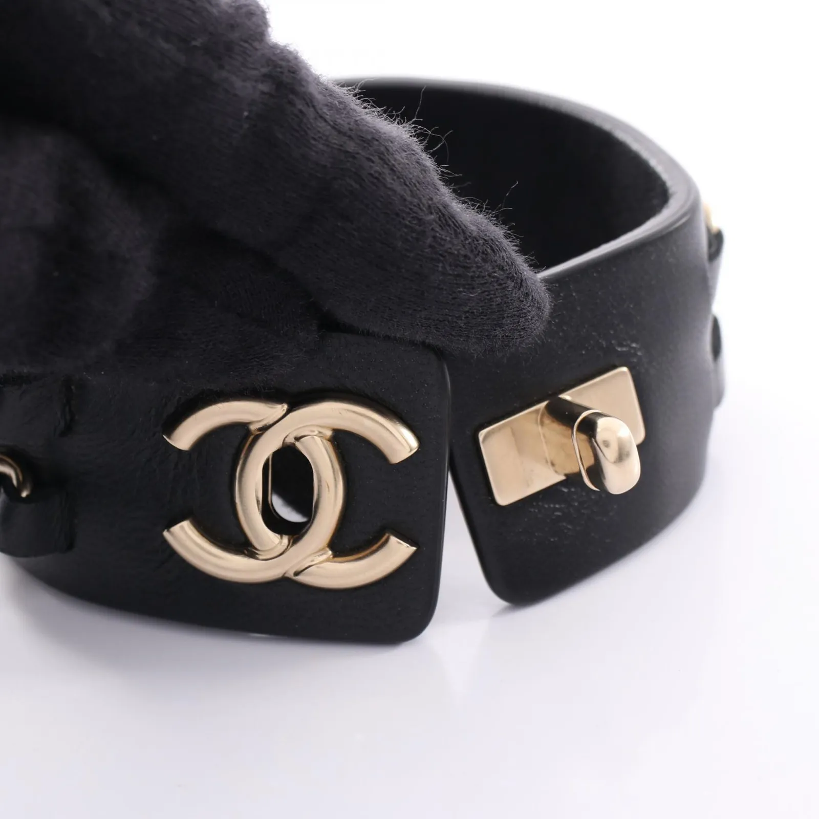 シャネル CHANEL ブレスレット ココマーク ターンロック レザー GP