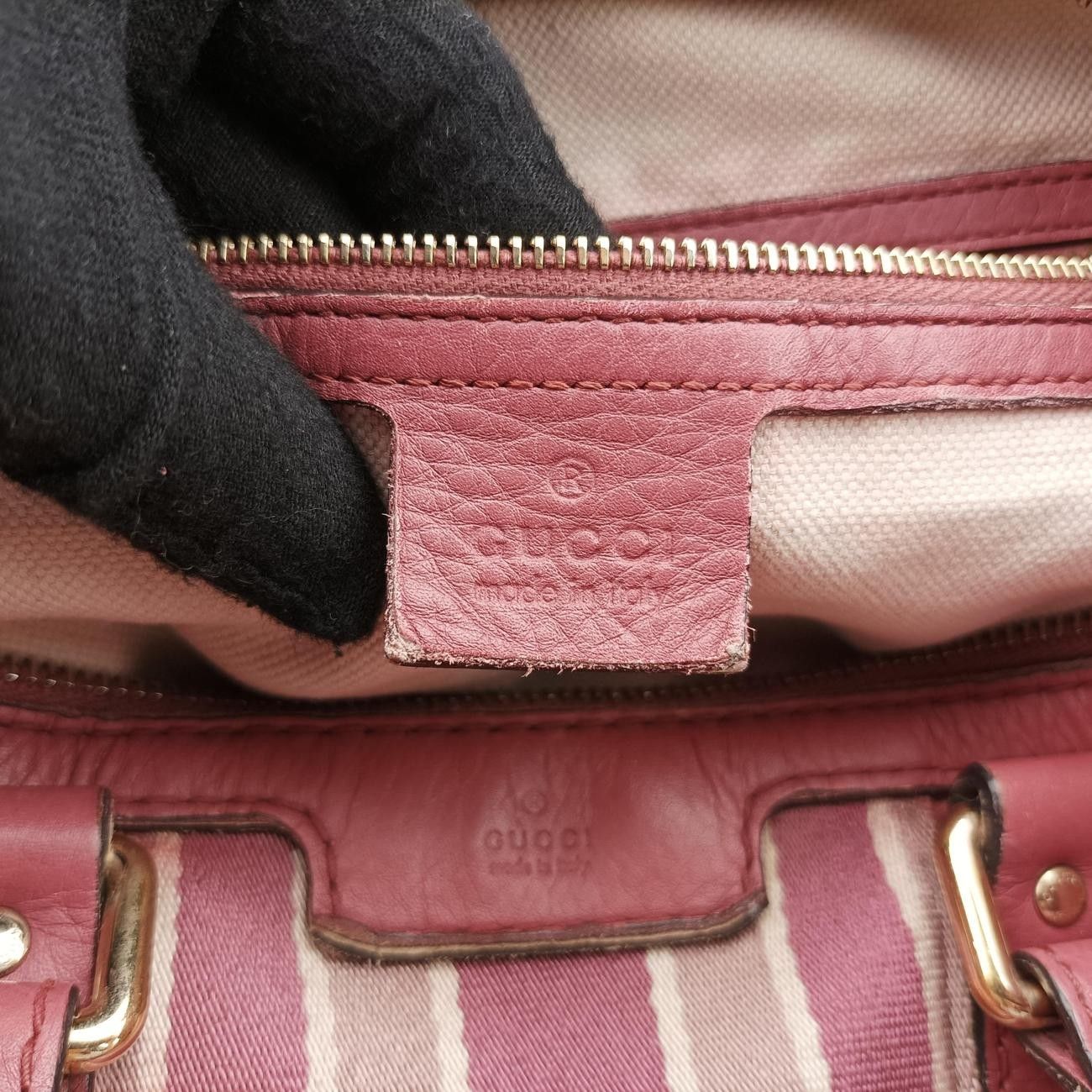 グッチGucciシェリーライン ピンク レザー 247205 A013423104
