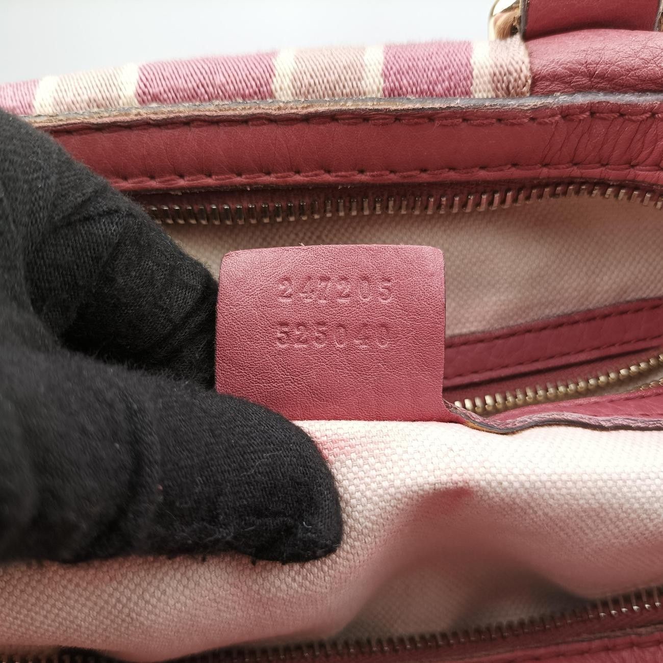 グッチGucciシェリーライン ピンク レザー 247205 A013423104