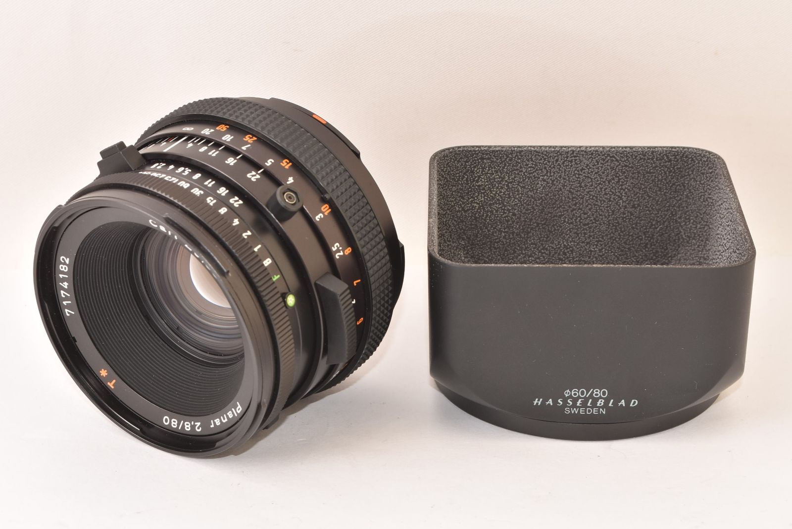 【美品】ハッセルブラッド Hasselblad T* CF 80mm F2.8 HASSELBLAD ハッセルブラッド CF Planar 80mm F2.8 T* 専用フード付き