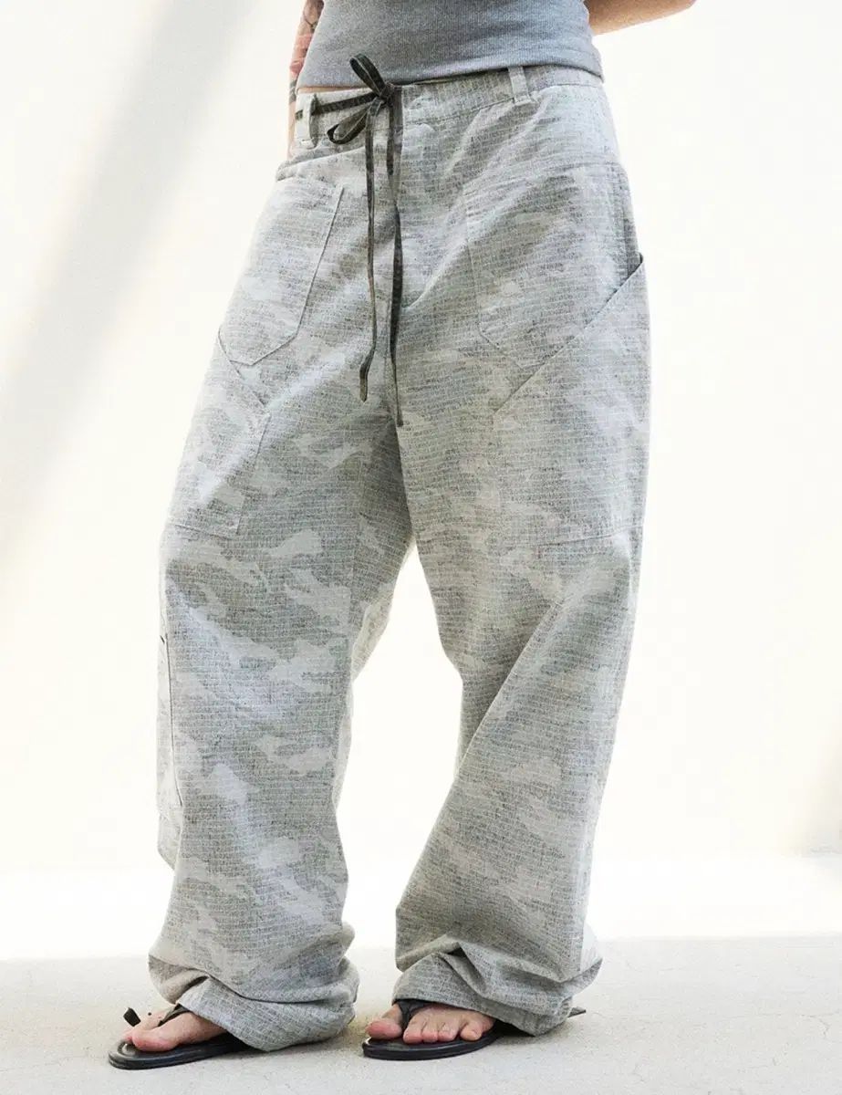 タグ付き 新品 SLOW ACID(スローアシッド) リップストップ コントラスト カーゴ パンツ 白 カモ S