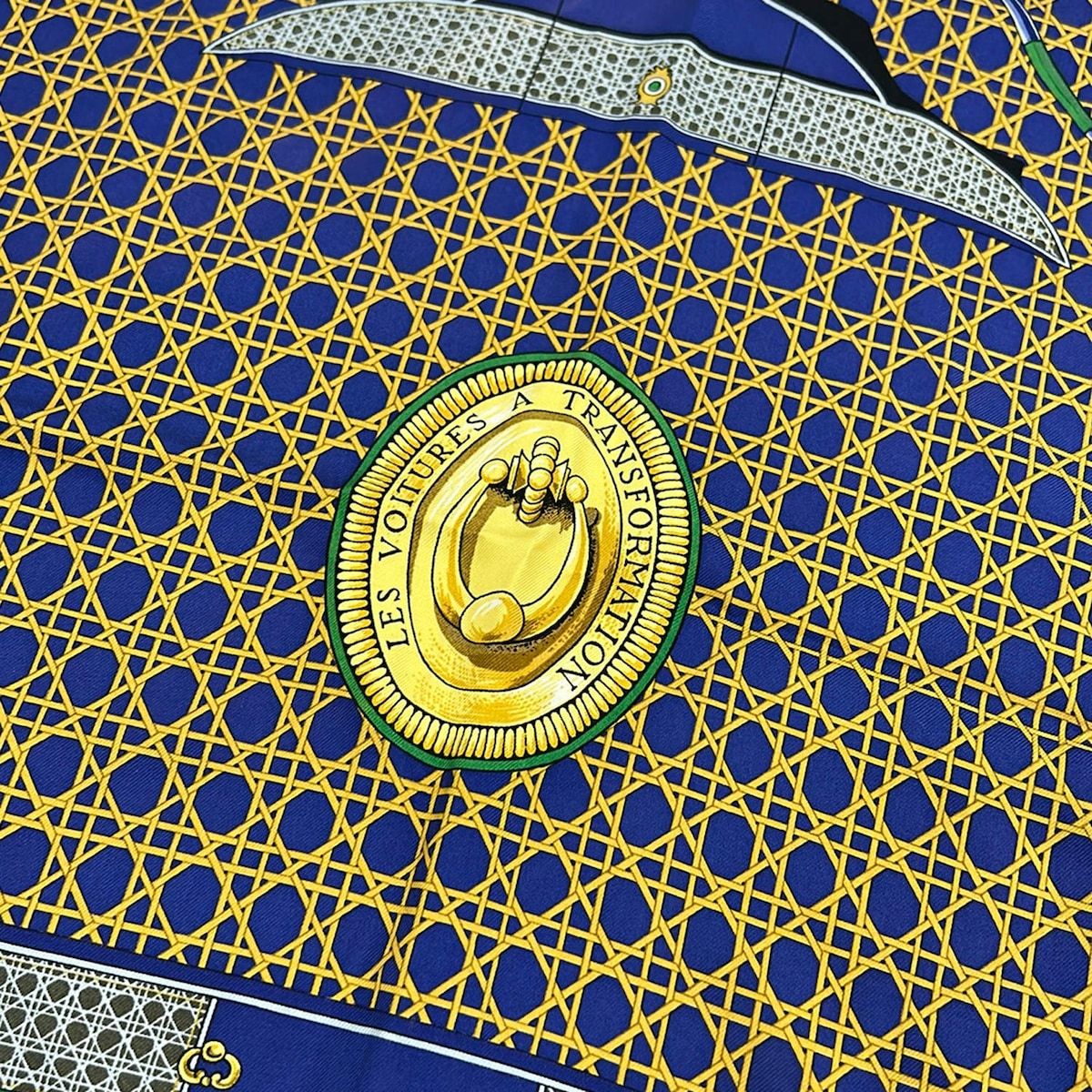 HERMES(エルメス) スカーフ カレ90 ブルー×アイボリー×マルチ LES