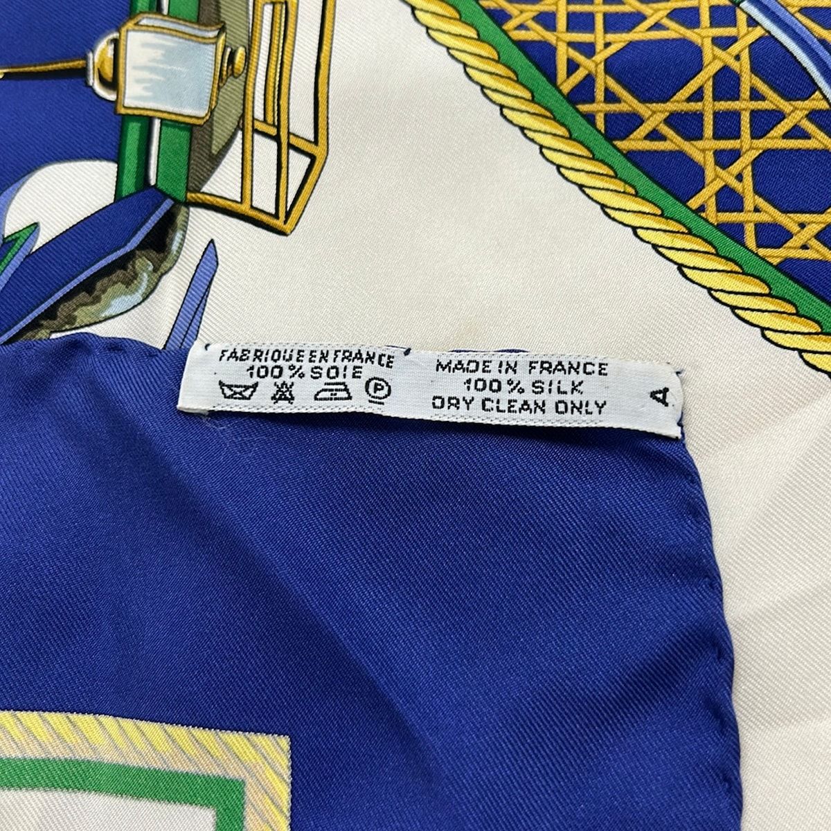 HERMES(エルメス) スカーフ カレ90 ブルー×アイボリー×マルチ LES