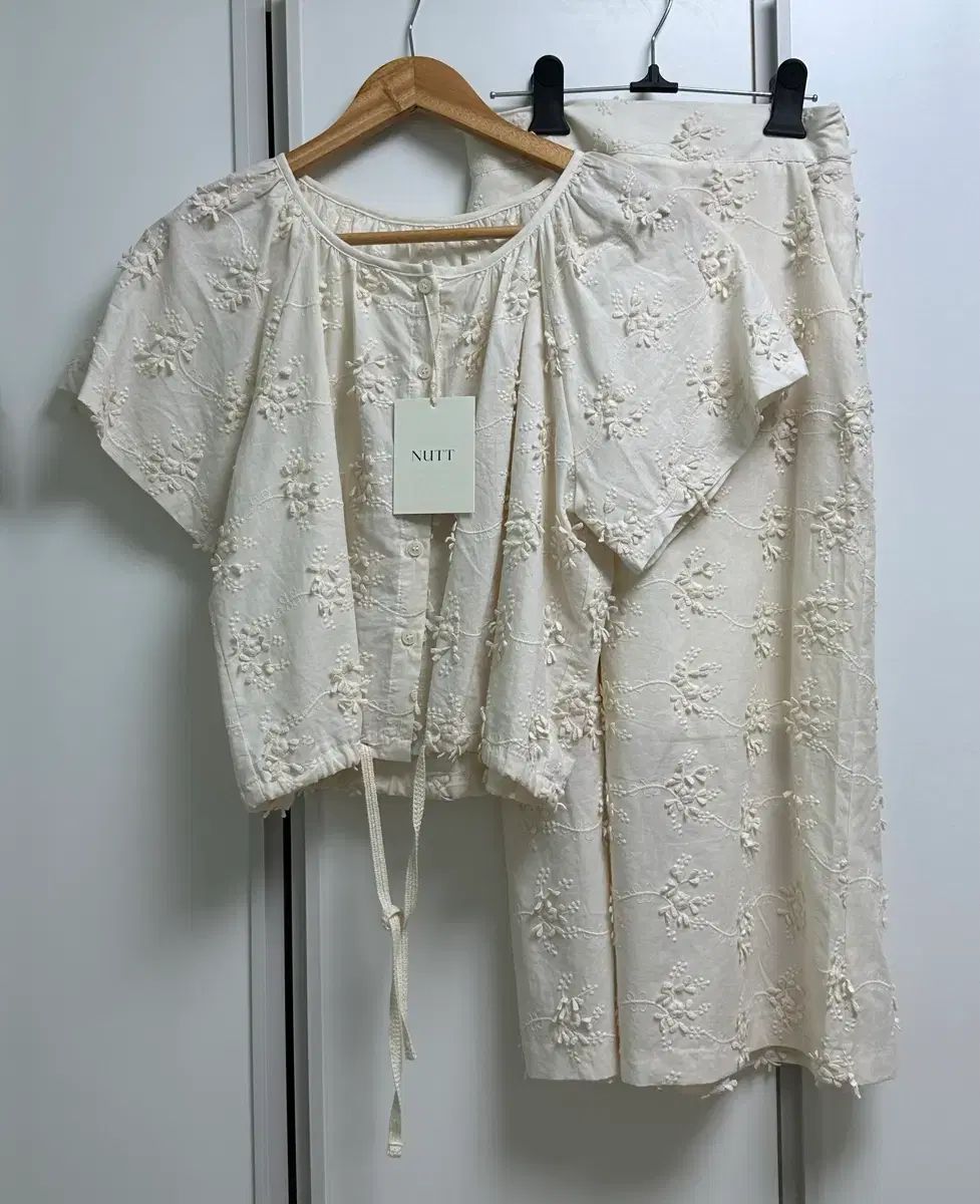 nutt suzy blouse / anna skirt ヌート