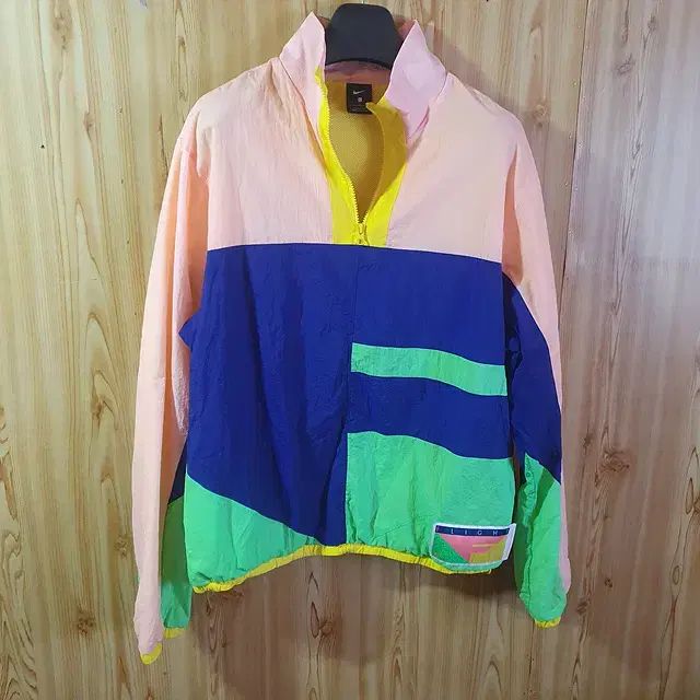 ナイキ ウィンドブレーカー Anorak（アノラック） ジャケット L